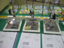 Prepared models and paralelometres for the training concerning designing partial frame dentures.
