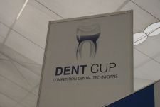 Logo międzynarodowego konkursu techników dentystycznych w Pradze